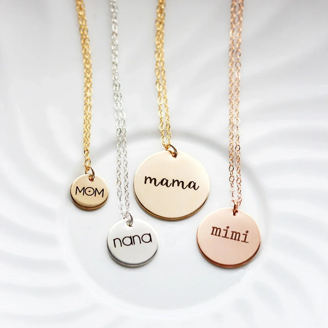 Collier pendentif rond en acie - Birth Flower Necklace avis et prix